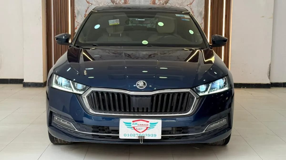 سكودا اوكتافيا A8 2022 ستايل بلس أزرق أوتوماتيك — مستعملة