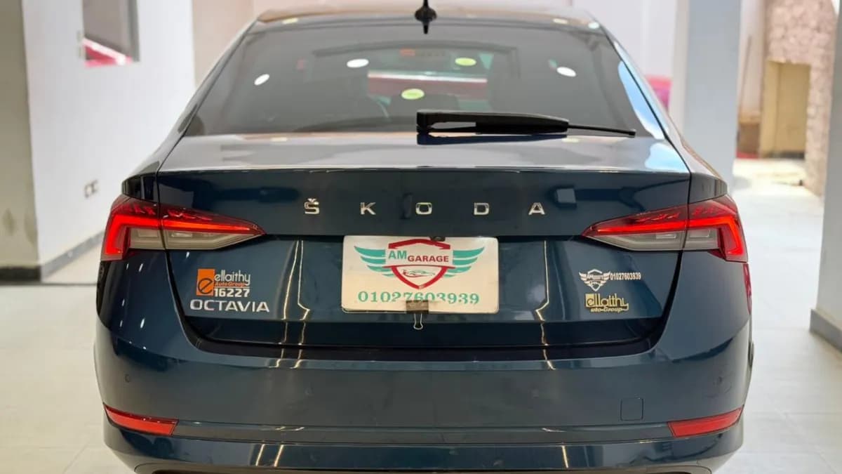 سكودا اوكتافيا A8 2022 ستايل بلس أزرق أوتوماتيك — مستعملة