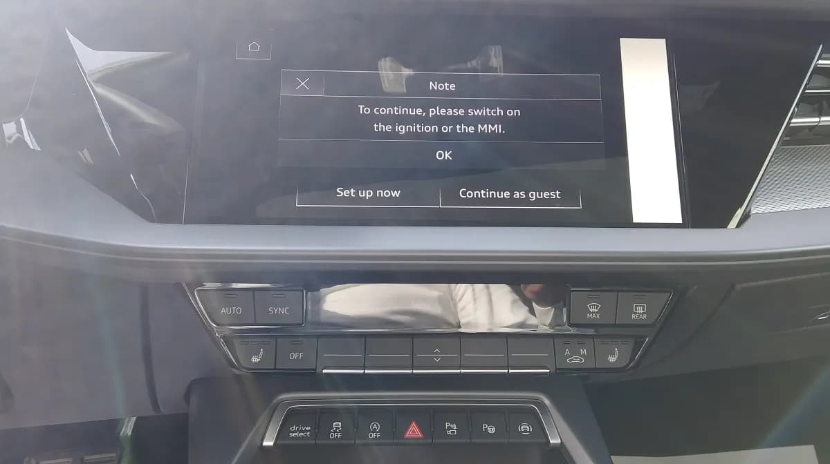 أودي A3 2025 سبورت باك أحمر أوتوماتيك — جديدة
