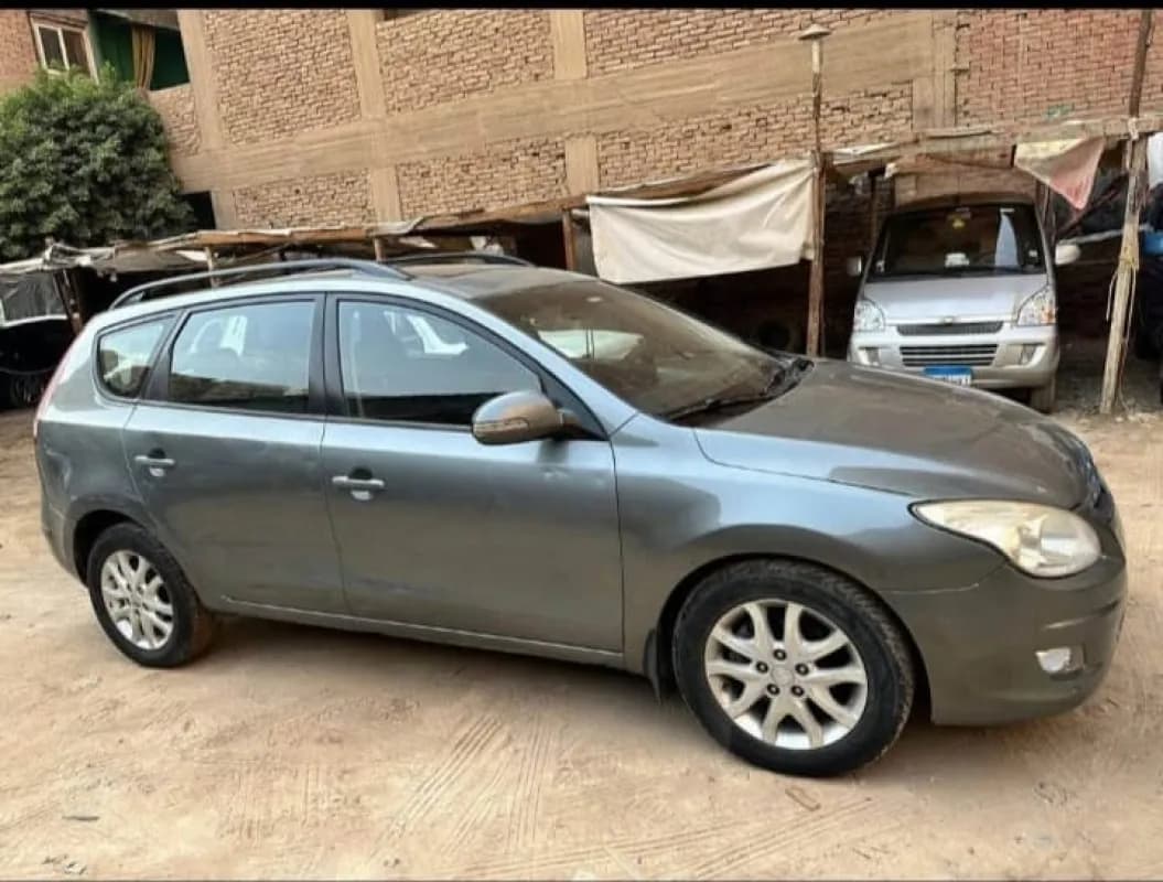 هيونداي I30 2010 إن لاين رمادي أوتوماتيك — مستعملة
