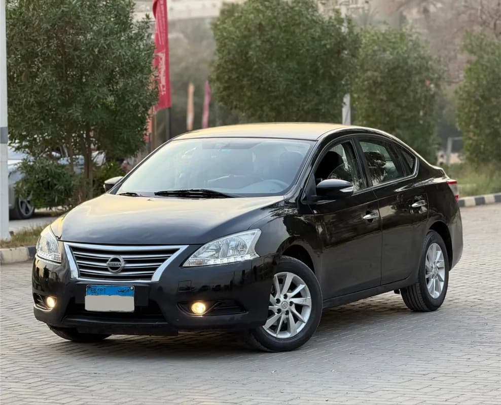 نيسان سنترا 2021 هاي لاين أسود أوتوماتيك — مستعملة