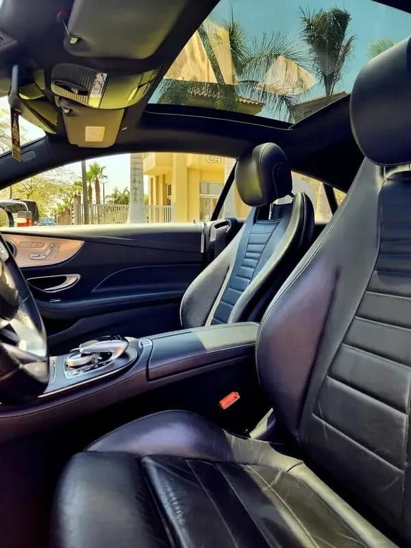 مرسيدس بنز E200 2019 ايه ام جي أسود أوتوماتيك — مستعملة