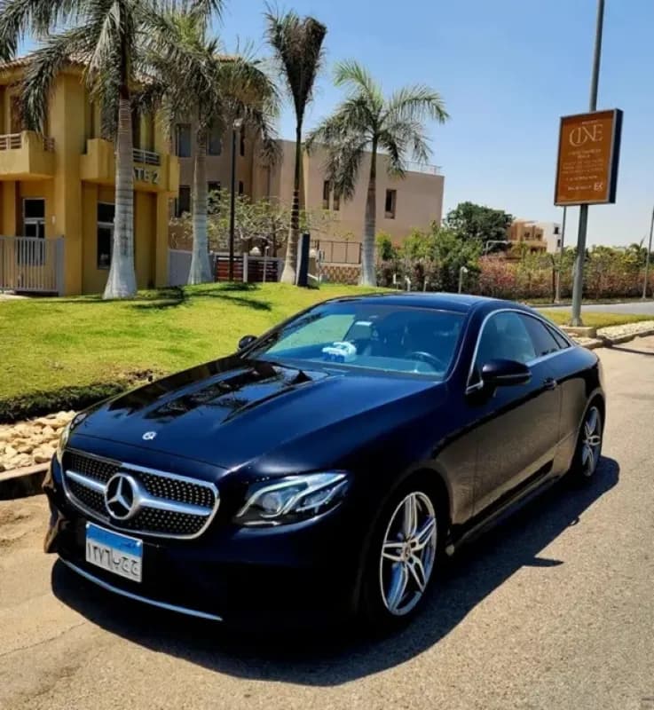 مرسيدس بنز E200 2019 ايه ام جي أسود أوتوماتيك — مستعملة