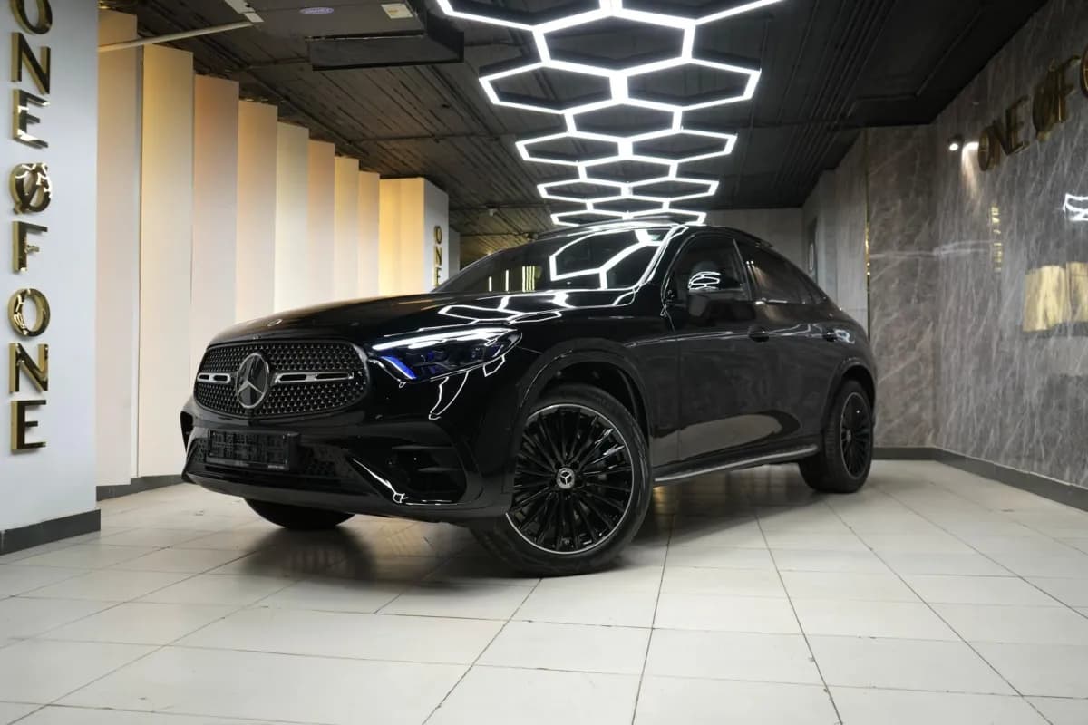مرسيدس بنز GLC 300 2026 كوبيه أسود أوتوماتيك — جديدة
