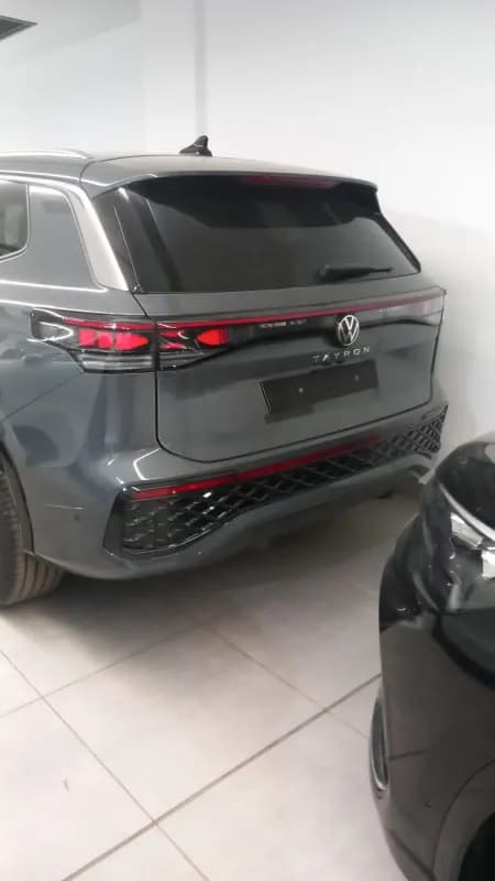 فولكس فاجن Tayron 2026 ار لاين رمادي أوتوماتيك — جديدة