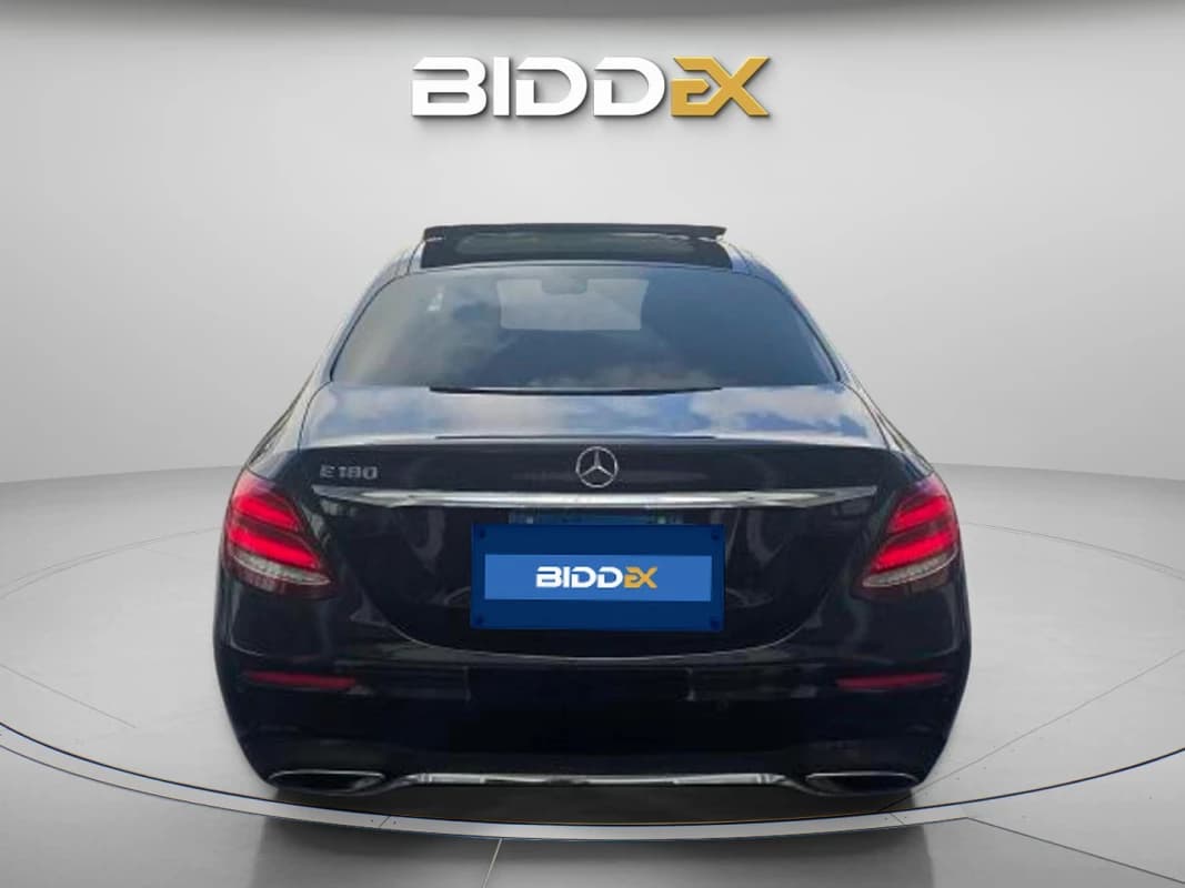 مرسيدس بنز E180 2019 ايه ام جي أسود أوتوماتيك — مستعملة