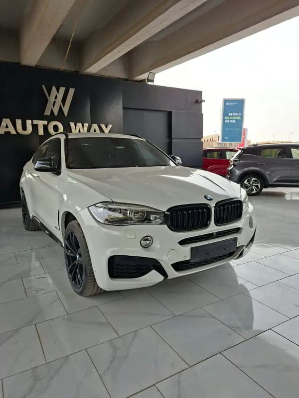 بي ام دبليو X6 2019 ام 40 اي أبيض أوتوماتيك — مستعملة