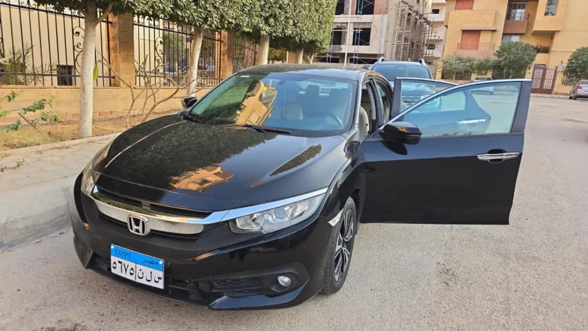 هوندا سيفك 2019 سيدان ال اكس أسود أوتوماتيك — مستعملة