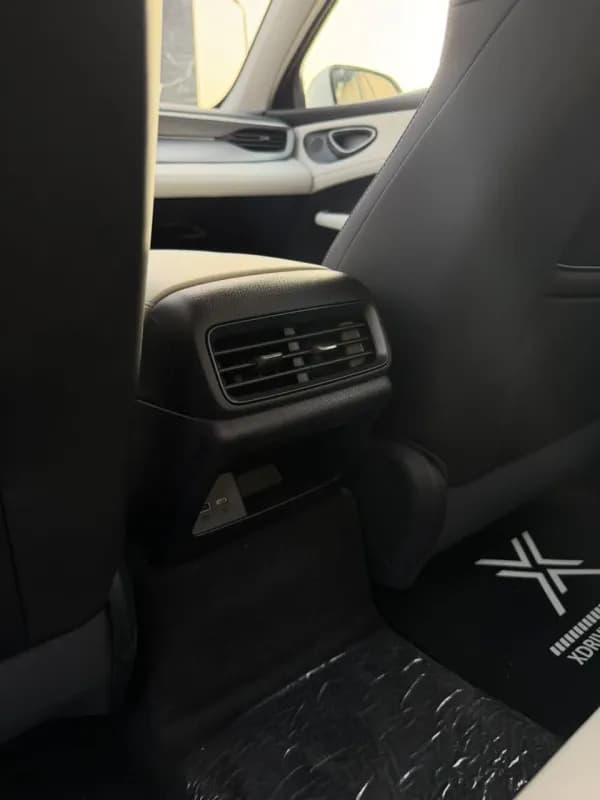 بي واي دي سيليون 05 2025 5 أبيض أوتوماتيك — جديدة