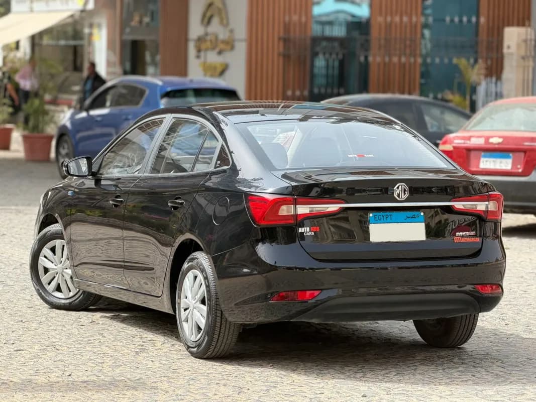 ام جي 5 2024 كومفورت أسود أوتوماتيك — مستعملة