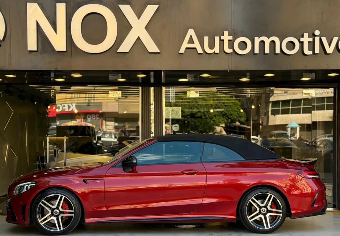 مرسيدس بنز C300 2019 اي ام جي أحمر أوتوماتيك — مستعملة