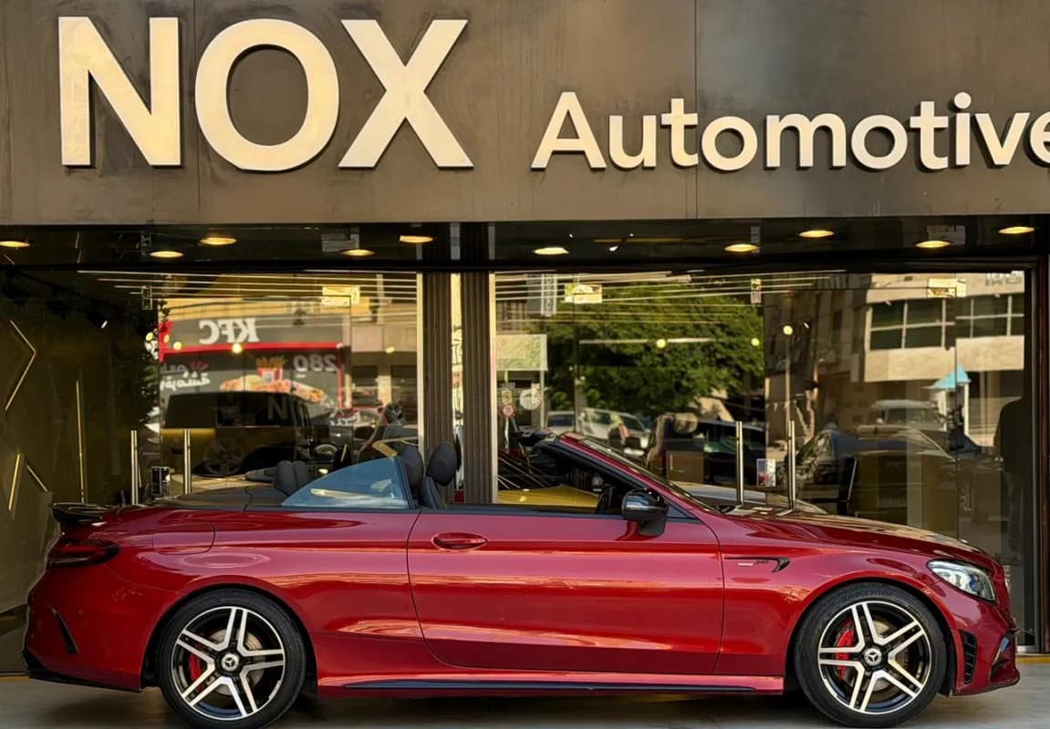 مرسيدس بنز C300 2019 اي ام جي أحمر أوتوماتيك — مستعملة