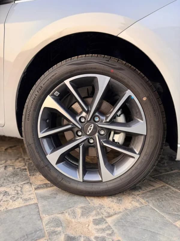 شيري أريزو 6 2026 كمفورت فضي قابض مزدوج — جديدة