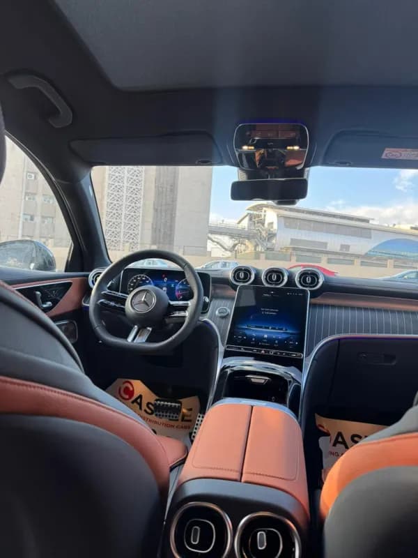 مرسيدس بنز GLC 300 2026 كوبيه رمادي قابض مزدوج — جديدة