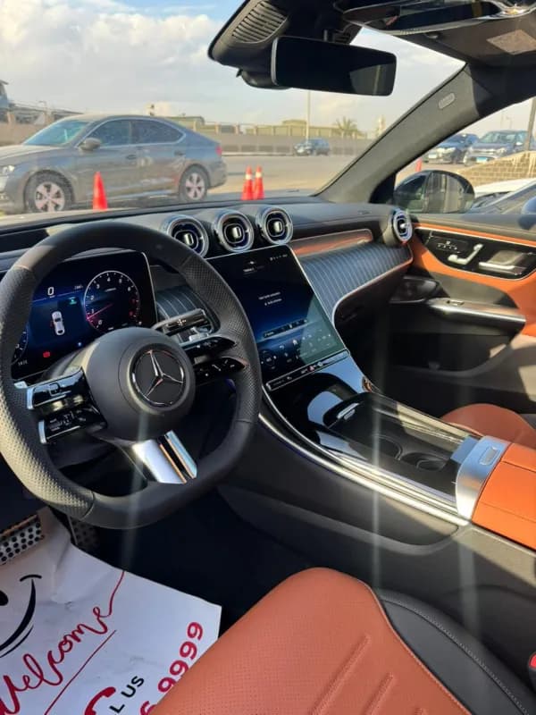 مرسيدس بنز GLC 300 2026 كوبيه رمادي قابض مزدوج — جديدة
