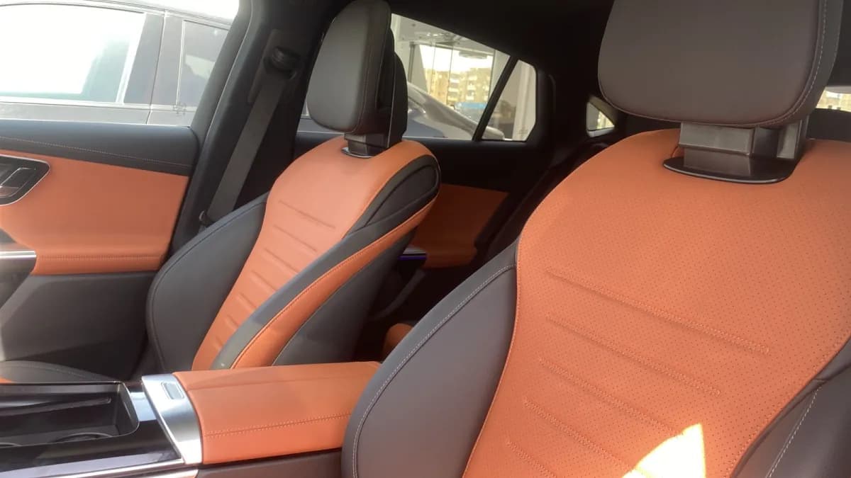 مرسيدس بنز GLC 300 2026 كوبيه رمادي قابض مزدوج — جديدة