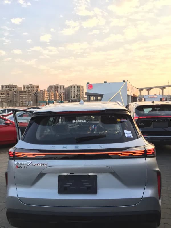 شيري تيجو 7 برو ماكس 2026 لاكشري فضي قابض مزدوج — جديدة