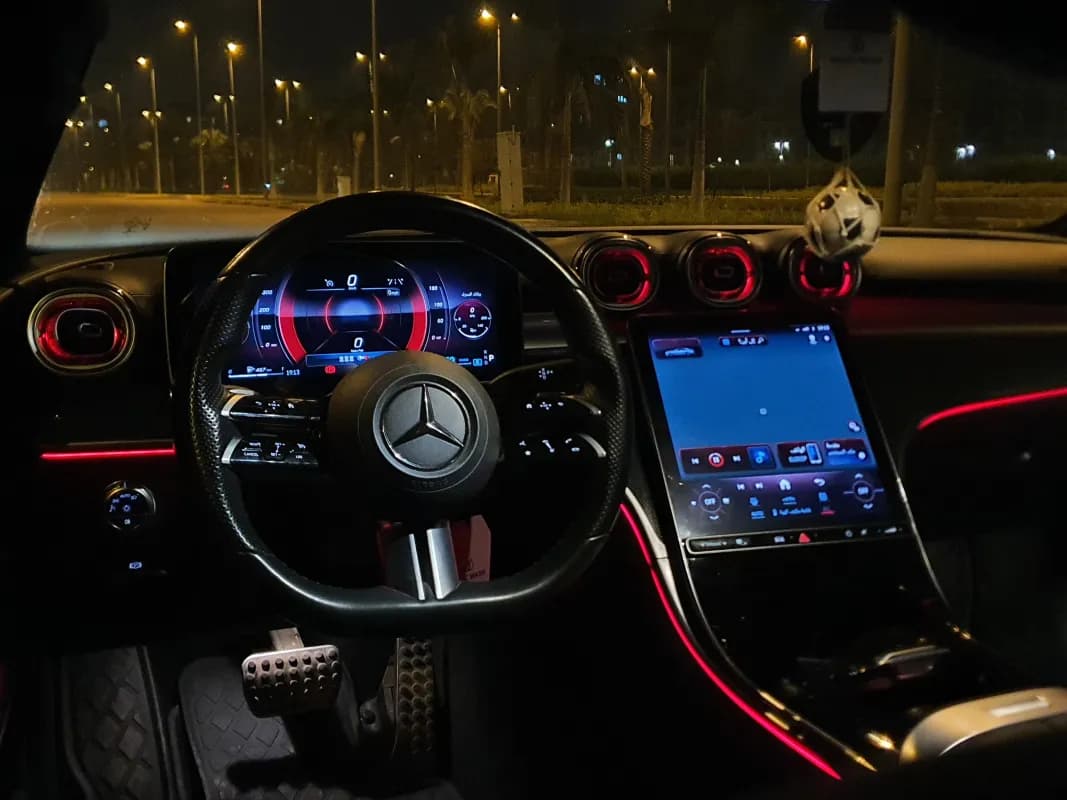 مرسيدس بنز C200 2026 ايه ام جي أسود أوتوماتيك — مستعملة