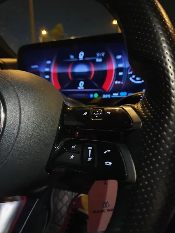 مرسيدس بنز C200 2026 ايه ام جي أسود أوتوماتيك — مستعملة