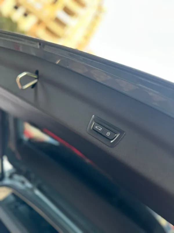 بي ام دبليو X1 2024 بريفورمنس ام رمادي إسمنتي أوتوماتيك — جديدة