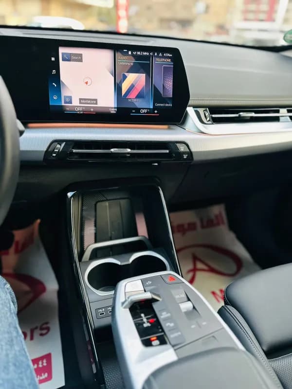 بي ام دبليو X1 2024 بريفورمنس ام رمادي إسمنتي أوتوماتيك — جديدة