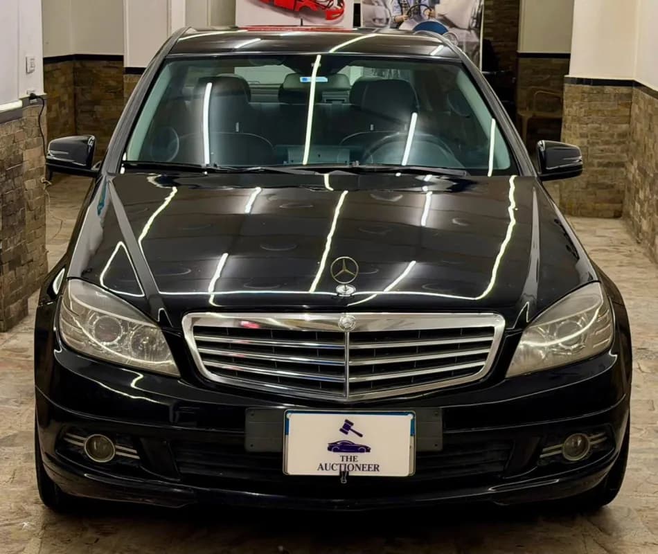 مرسيدس بنز C180 2009 كلاسيك أسود أوتوماتيك — مستعملة