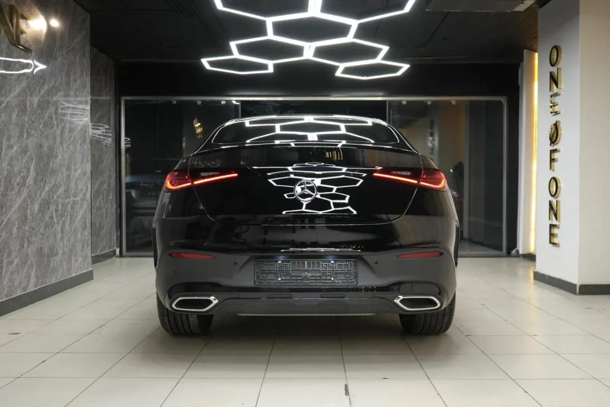 مرسيدس بنز GLC 300 2026 كوبيه أسود أوتوماتيك — جديدة
