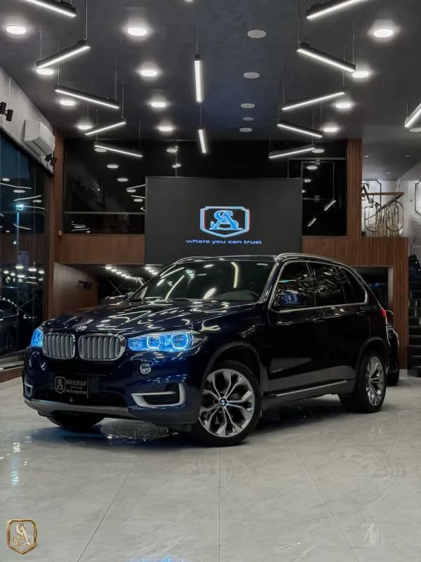 بي ام دبليو X5 2017 ام 50 اي أزرق غامق أوتوماتيك — مستعملة