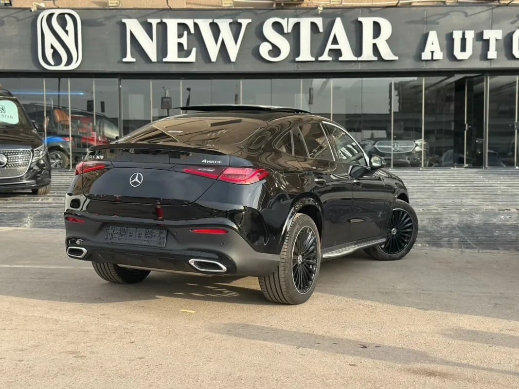 مرسيدس بنز GLC 300 2026 برميم بلس أسود أوتوماتيك — جديدة