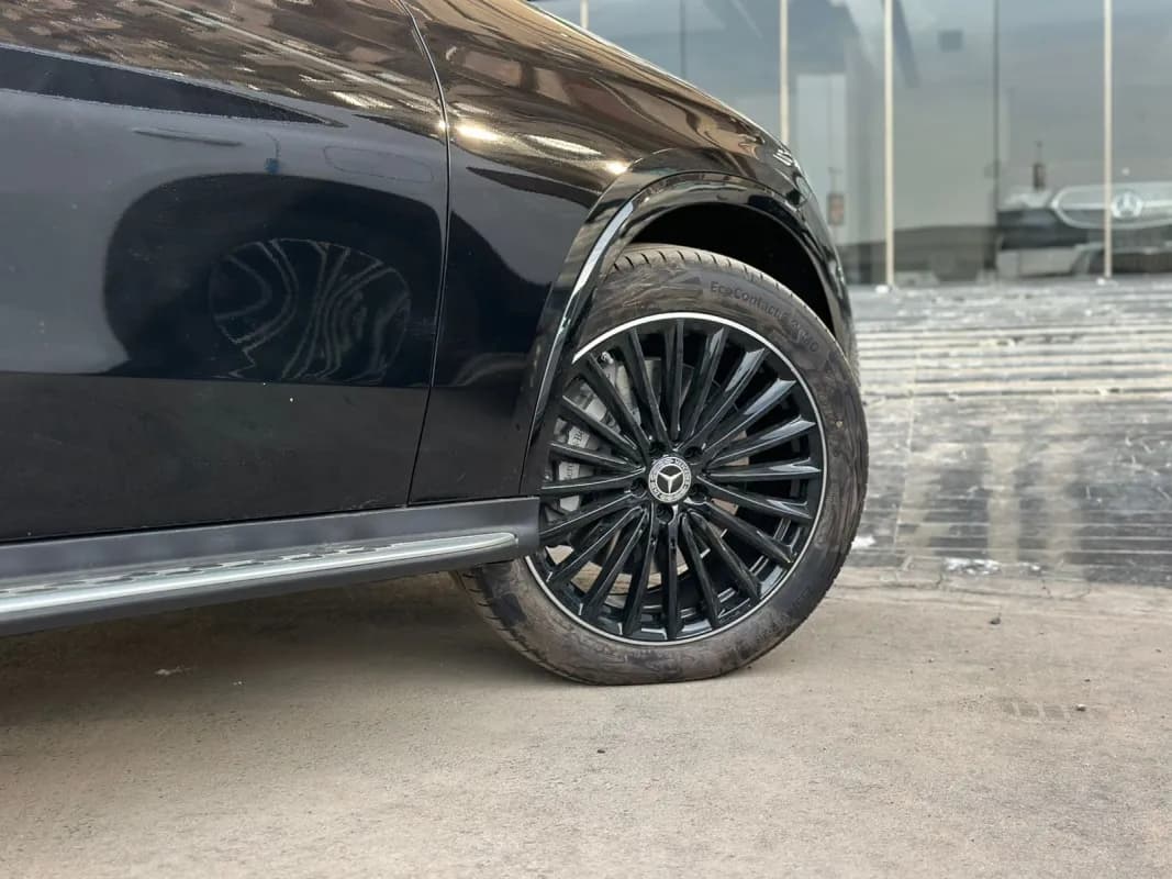 مرسيدس بنز GLC 300 2026 برميم بلس أسود أوتوماتيك — جديدة