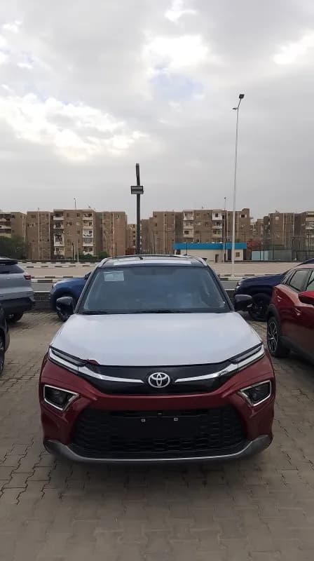 تويوتا اربن 2026 كروسر أحمر أوتوماتيك — جديدة