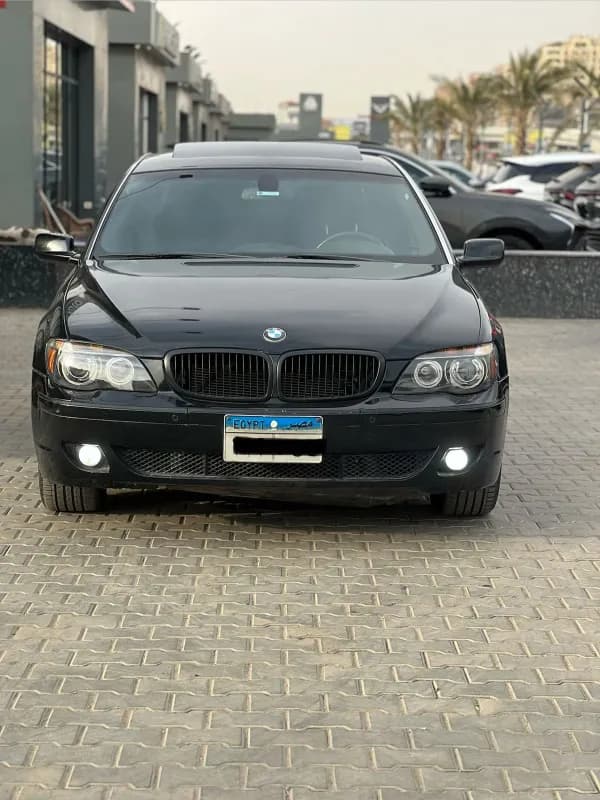 بي ام دبليو 740i 2007 بيور اكسلنس أسود أوتوماتيك — مستعملة
