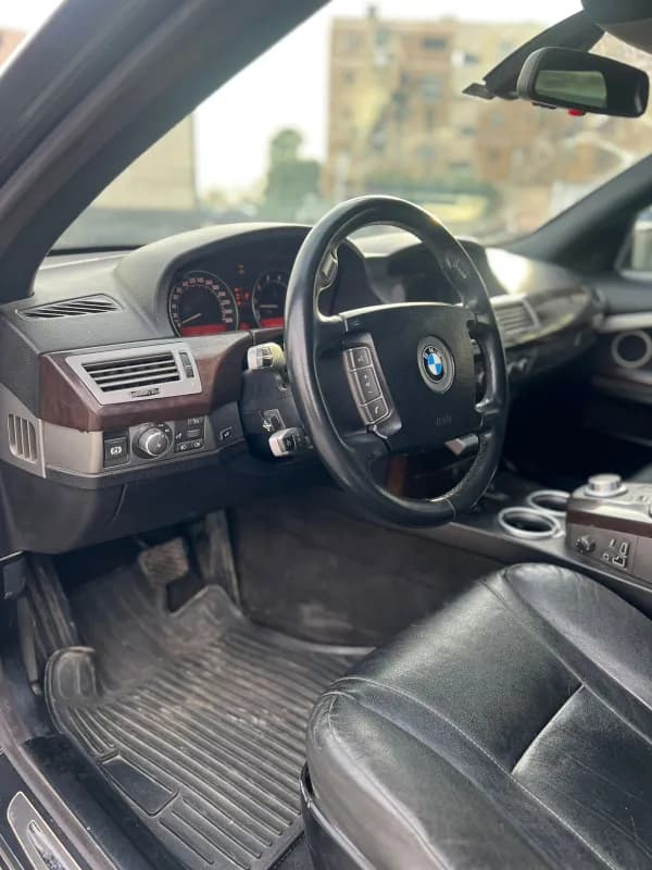 بي ام دبليو 740i 2007 بيور اكسلنس أسود أوتوماتيك — مستعملة