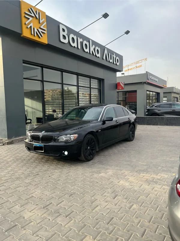 بي ام دبليو 740i 2007 بيور اكسلنس أسود أوتوماتيك — مستعملة