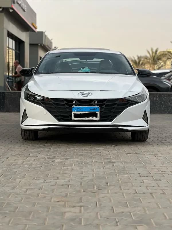 هيونداي إلنترا سي ان 7 2023 بلاك ديموند أبيض أوتوماتيك — مستعملة