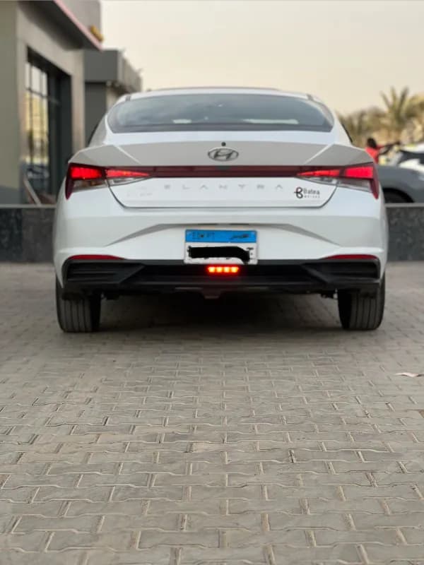 هيونداي إلنترا سي ان 7 2023 بلاك ديموند أبيض أوتوماتيك — مستعملة
