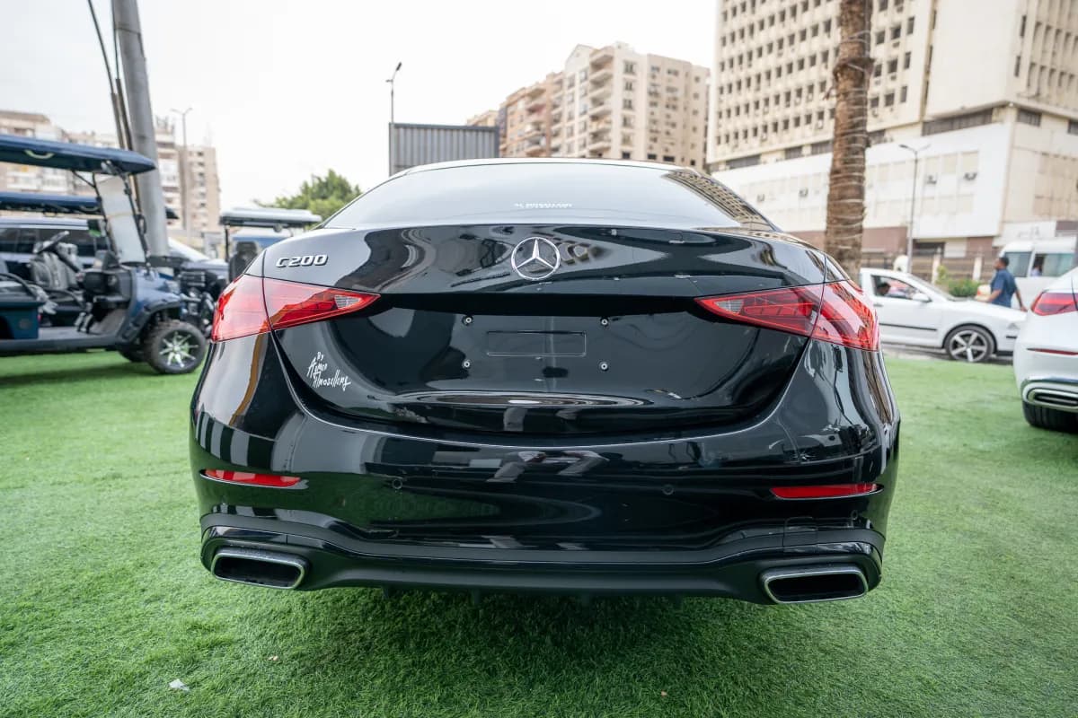 مرسيدس بنز C200 2026 ايه ام جي أسود أوتوماتيك — جديدة