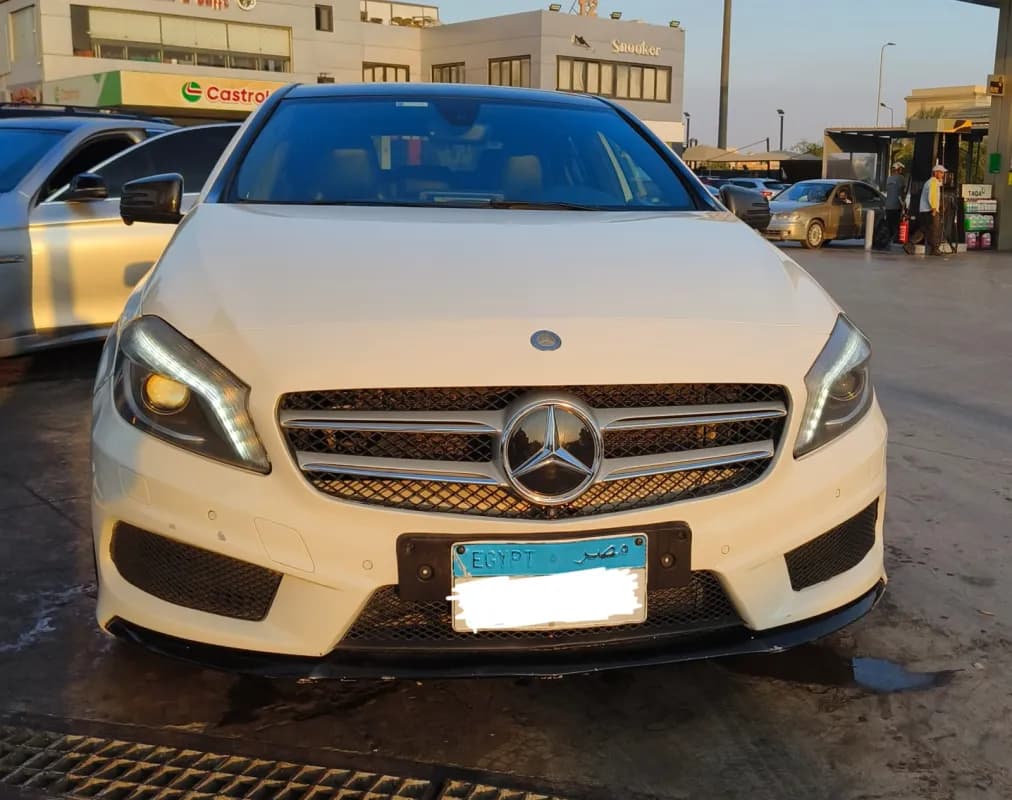مرسيدس بنز A200 2014 اي ام جي أبيض أوتوماتيك — مستعملة