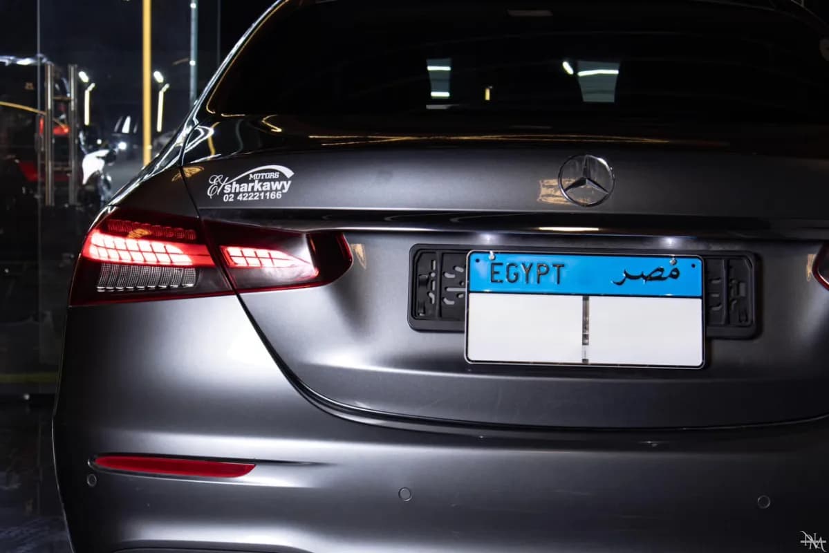مرسيدس بنز E200 2022 ايه ام جي رمادي أوتوماتيك — مستعملة