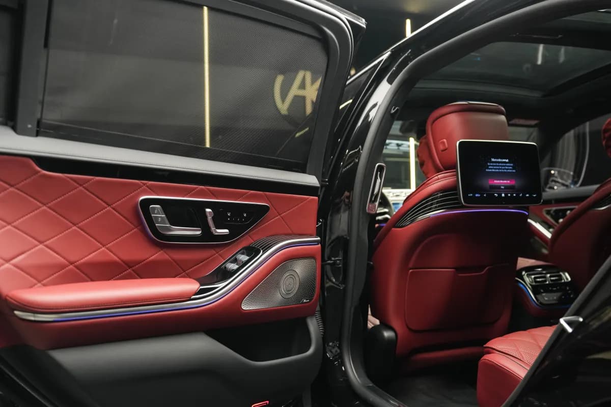 مرسيدس بنز S580 2023 اي ام جي أسود أوتوماتيك — مستعملة