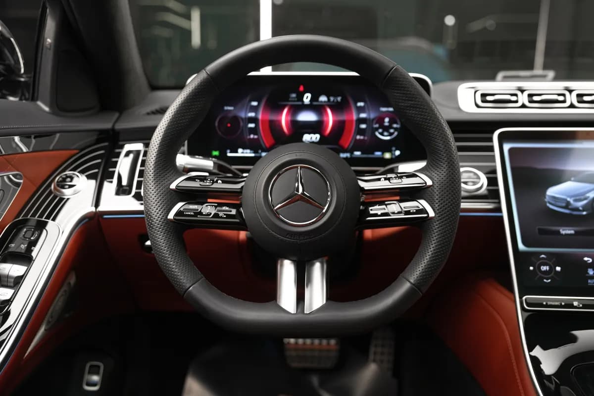 مرسيدس بنز S580 2023 اي ام جي أسود أوتوماتيك — مستعملة
