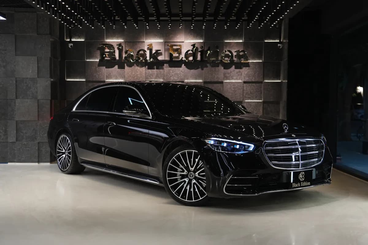 مرسيدس بنز S580 2023 اي ام جي أسود أوتوماتيك — مستعملة