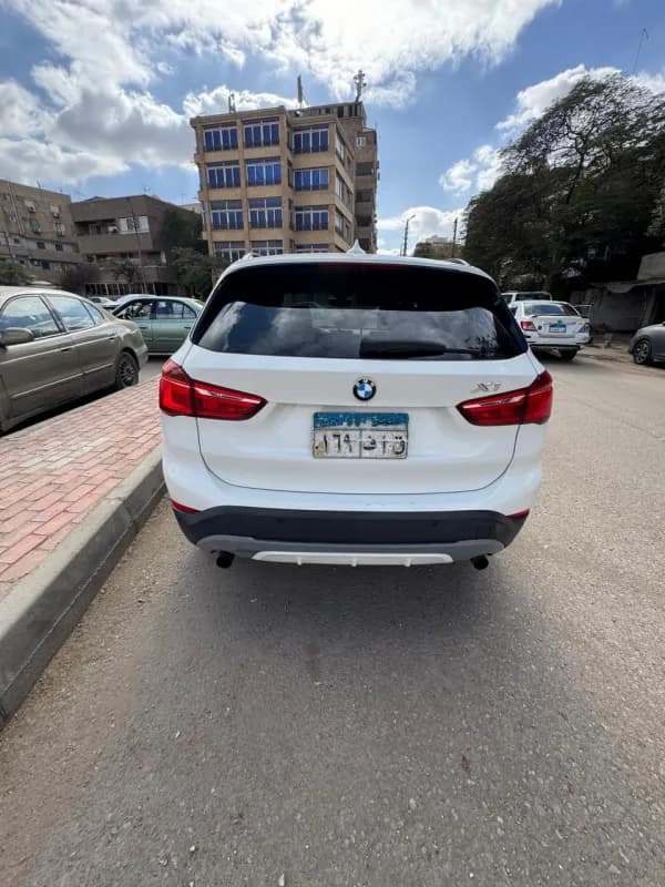 بي ام دبليو X1 2018 اس داريف أبيض أوتوماتيك — مستعملة
