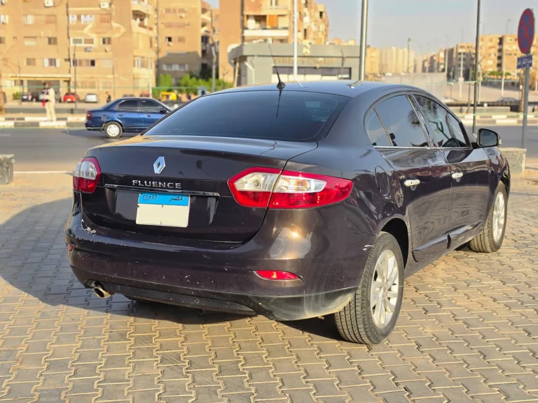 رينو فلوينس 2015 بي اي رمادي أوتوماتيك — مستعملة