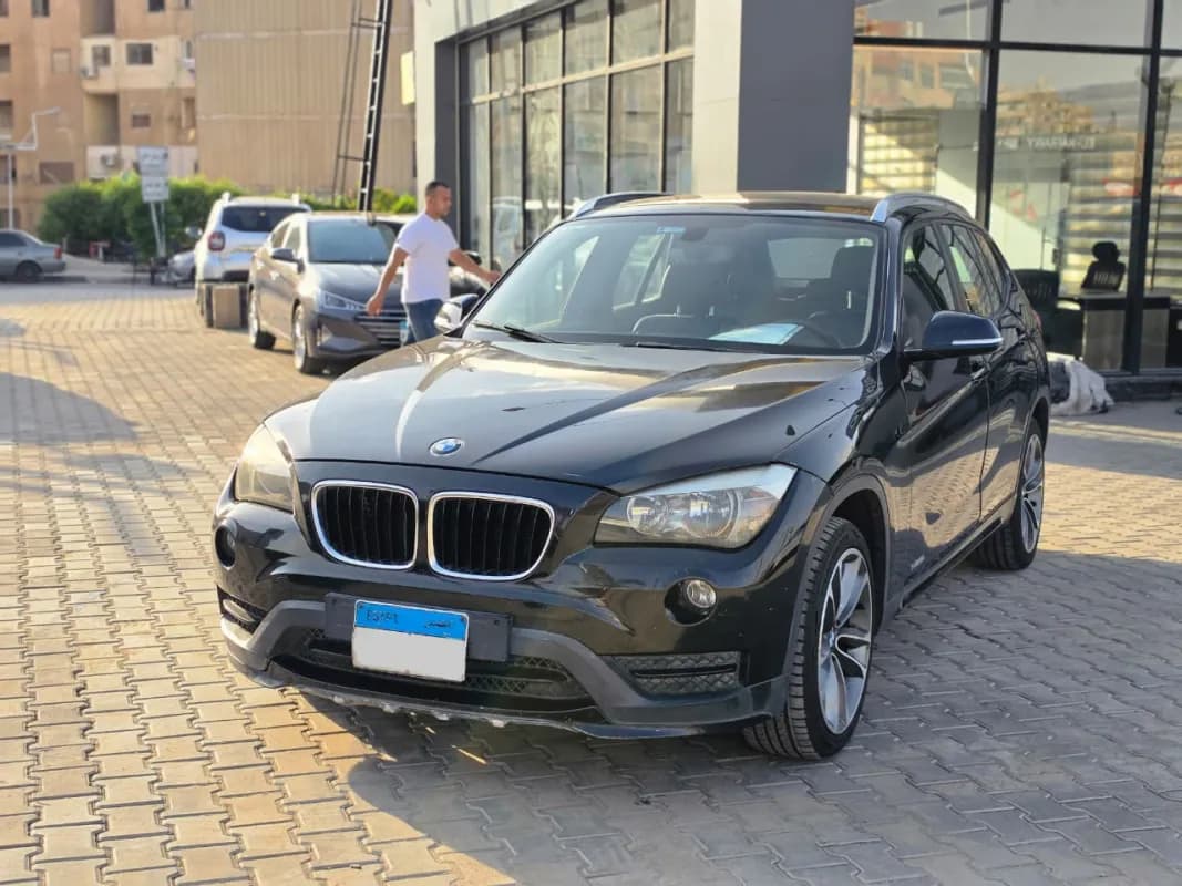 بي ام دبليو X1 2015 ام باور أسود أوتوماتيك — مستعملة
