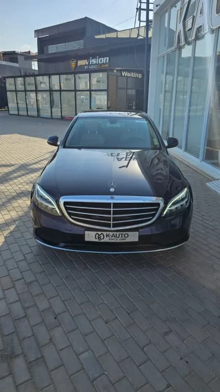 مرسيدس بنز C180 2019 اكسكلوسف أسود أوتوماتيك — مستعملة