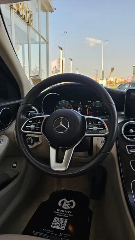 مرسيدس بنز C180 2019 اكسكلوسف أسود أوتوماتيك — مستعملة