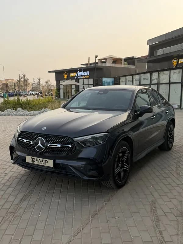 مرسيدس بنز GLC 300 2024 ايه ام جي أسود أوتوماتيك — مستعملة