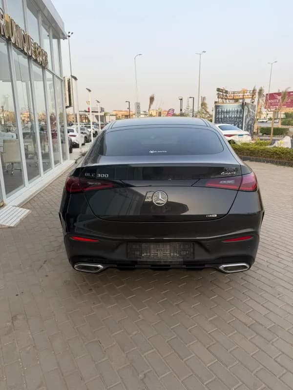 مرسيدس بنز GLC 300 2024 ايه ام جي أسود أوتوماتيك — مستعملة