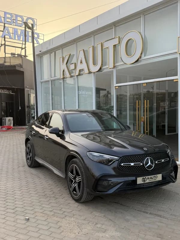 مرسيدس بنز GLC 300 2024 ايه ام جي أسود أوتوماتيك — مستعملة